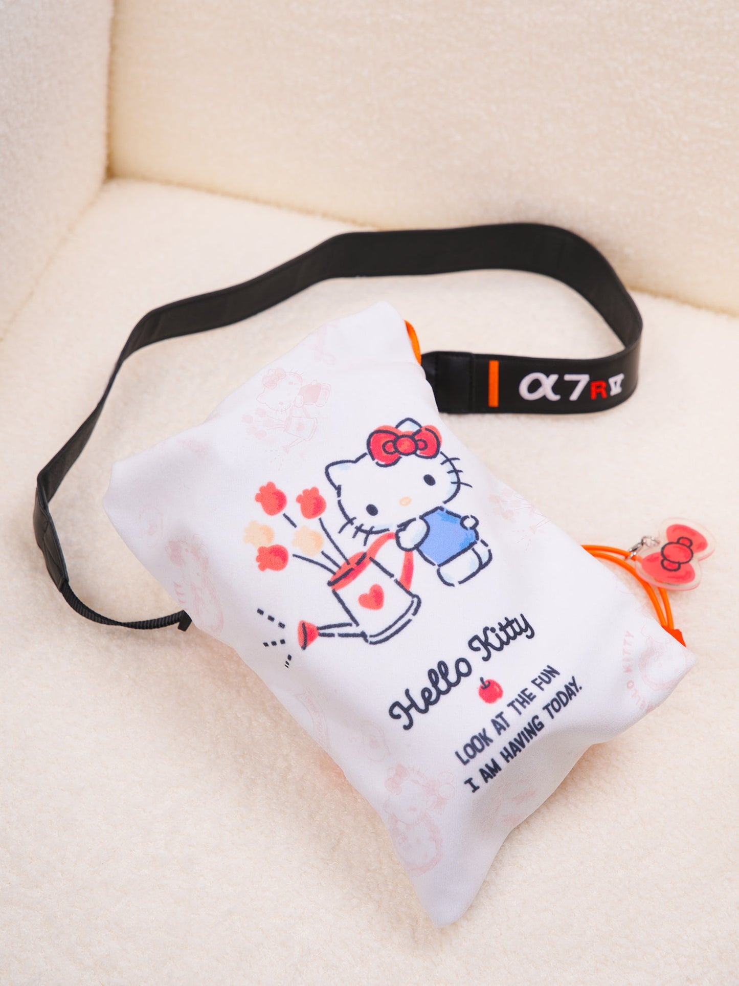 Pashari Hello Kitty & Kuromi Magic Protective Cloth | Camera & Screen Cleaning Wrap