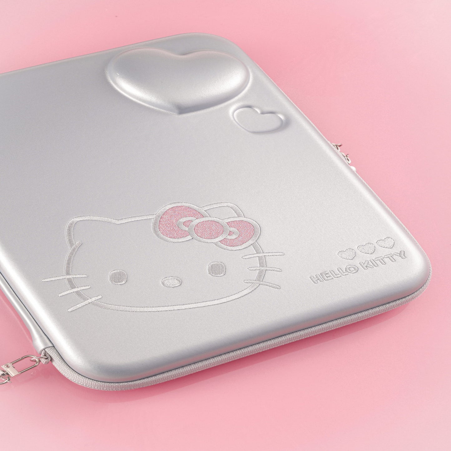 Hello Kitty Shining Silver Heart iPad Sleeve Hello Kitty Shining Silver Heart iPad Sleeve